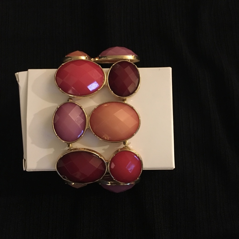 NWOT Stretch bracelet